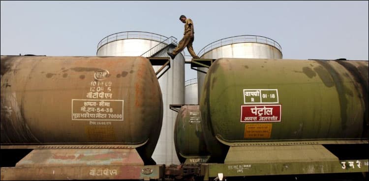 India preparing for cut in oil imports from Iran: sources