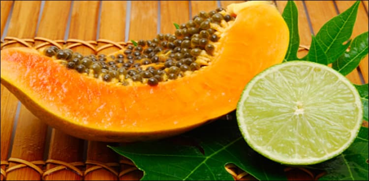 Papaya leaf juice is good for your blood and helps fight off dengue fever