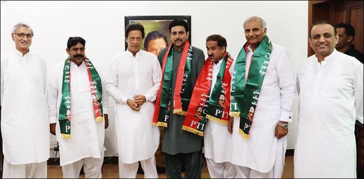 Four independent candidates from south Punjab join PTI