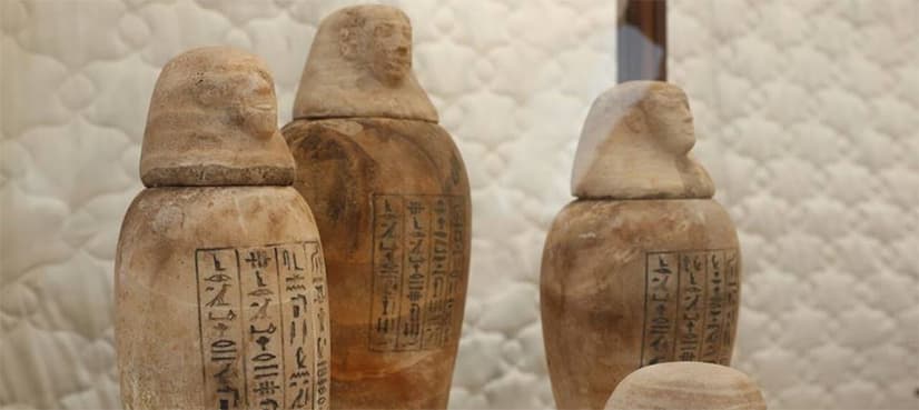 Egypt uncovers mummy burial site near Great Pyramids