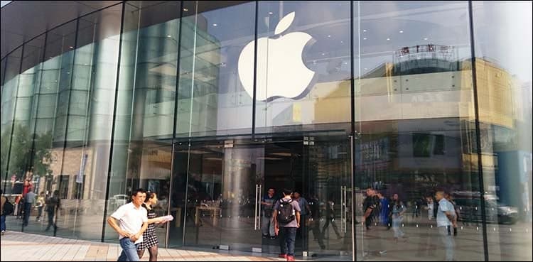 Apple Investors Fear a Trade War With China