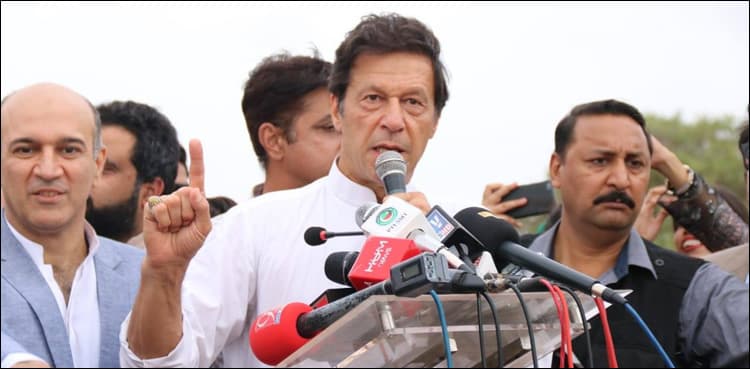 Lahore transformed into 'Venice' instead of Paris, Imran chides Shehbaz