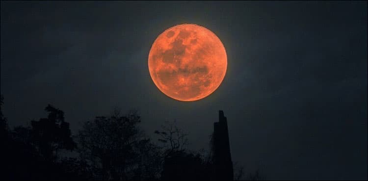 Longest lunar eclipse: Red planet and 'blood moon' pair up to dazzle skygazers