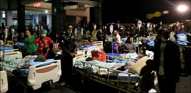 Powerful quake on Indonesia's Lombok island kills 91, tourists flee