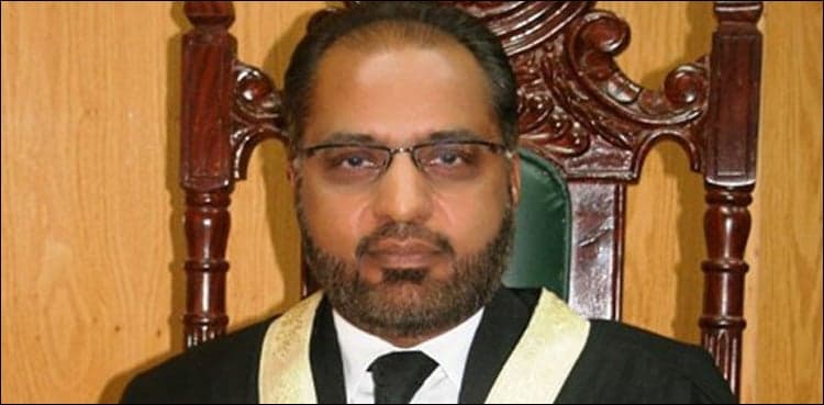 SJC issues show-cause notice to IHC judge