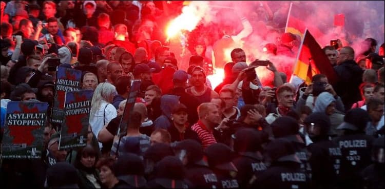 'Hate in the streets' has no place in Germany: Merkel