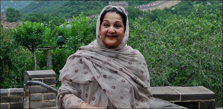Begum Kulsoom: A silent but strong presence behind Nawaz Sharif