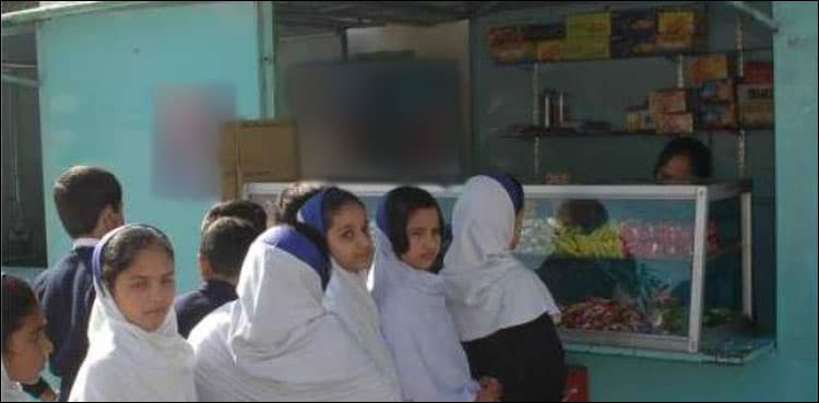 Sindh govt bans energy drinks, snacks at schools
