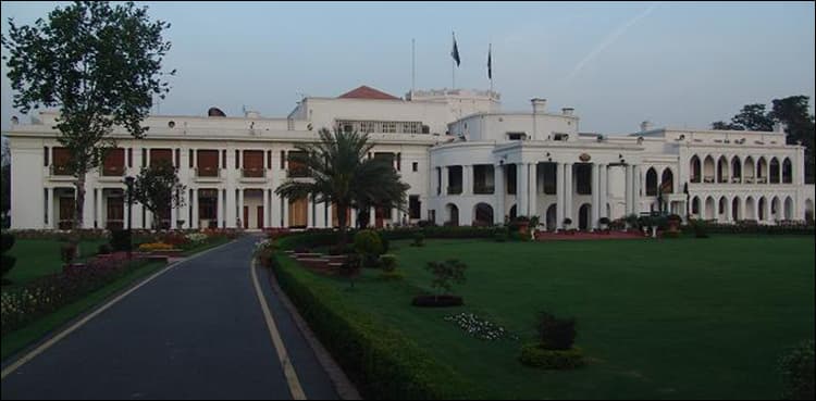 Govt decides to convert major official residences into universities, parks