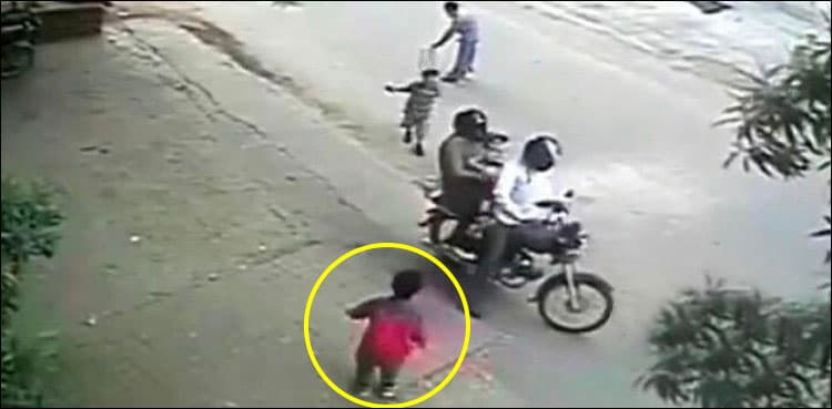 Kidnapped Toddler Found in Jacobabad; Businessman Robbed of Rs 1.8m in Karachi