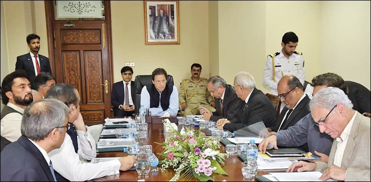 PM Imran directs to prevent smuggling, money laundering
