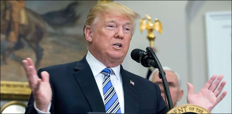 Trump criticises war hero for not capturing bin Laden sooner