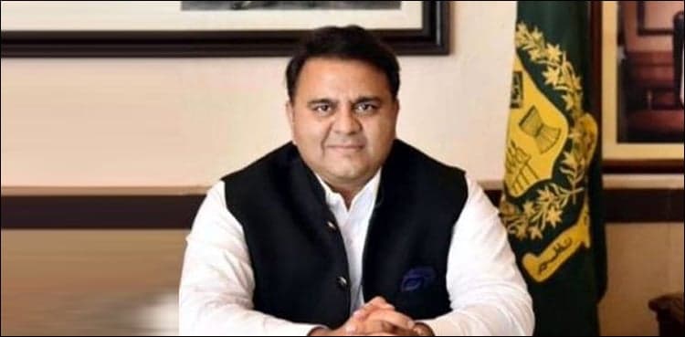 Fawad hails cabinet's 100-day performance, sings praises of PM's determination