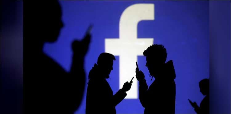 Facebook to pay to train local newspaper reporters in UK