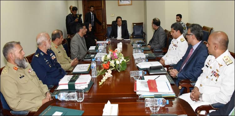 PM Imran emphasises on public-private partnership in defence production