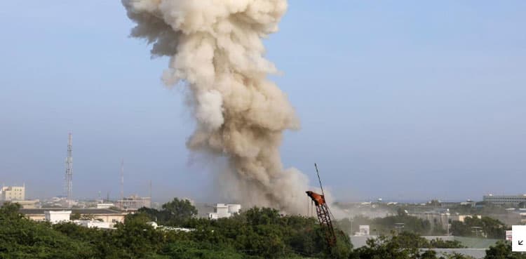 Suicide car bombers kill at least 17 in Somalia
