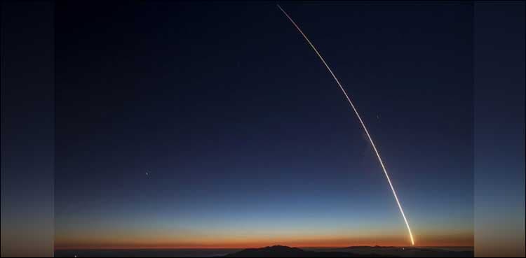 SpaceX gets nod to put 12,000 satellites in orbit