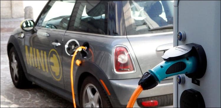 India cuts tax rate on electric vehicles