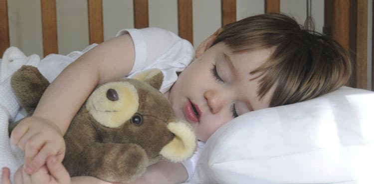 Toddlers may sleep better in cribs until age 3