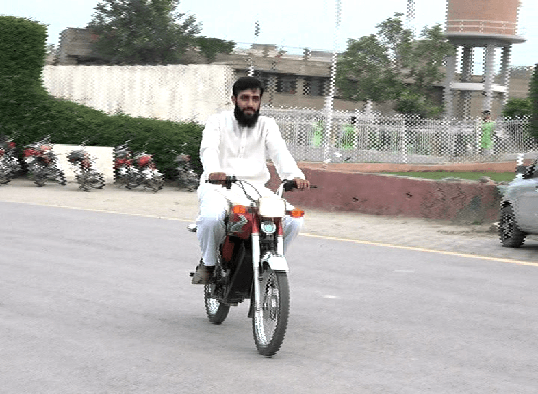 Students of Peshawar University hit the streets against fee hike again
