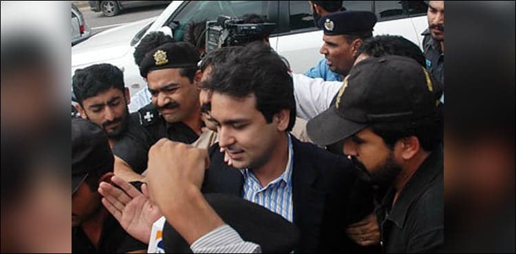 Musa Gilani challaned for violating traffic rules in Karachi