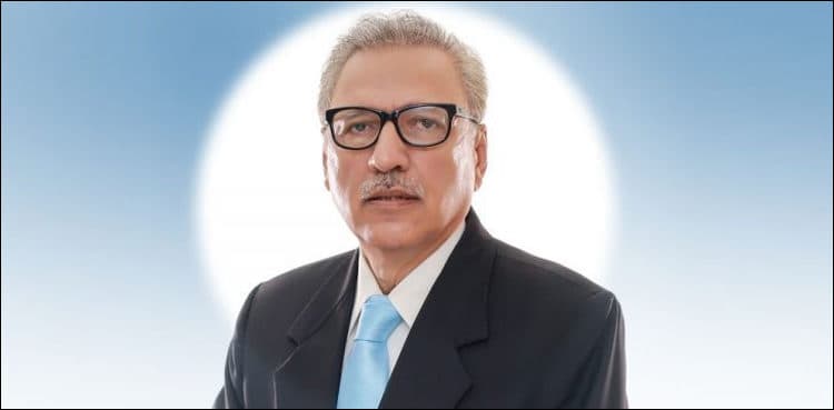 President Alvi offers condolences with heirs of soldiers martyred at LoC