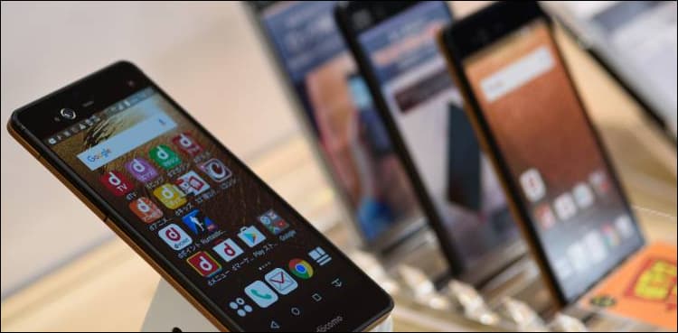Minister explains mobile phone tax policy for foreign visitors