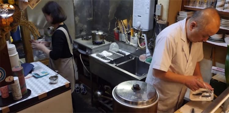 In a Tokyo neighborhood's last sushi restaurant, a sense of loss