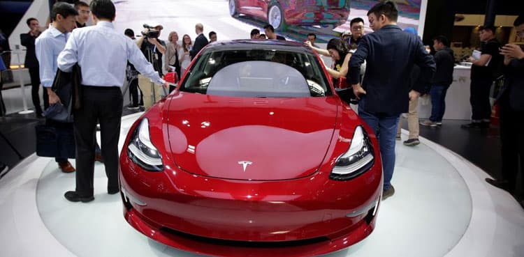Tesla shares in the red for 2021 as bitcoin selloff weighs