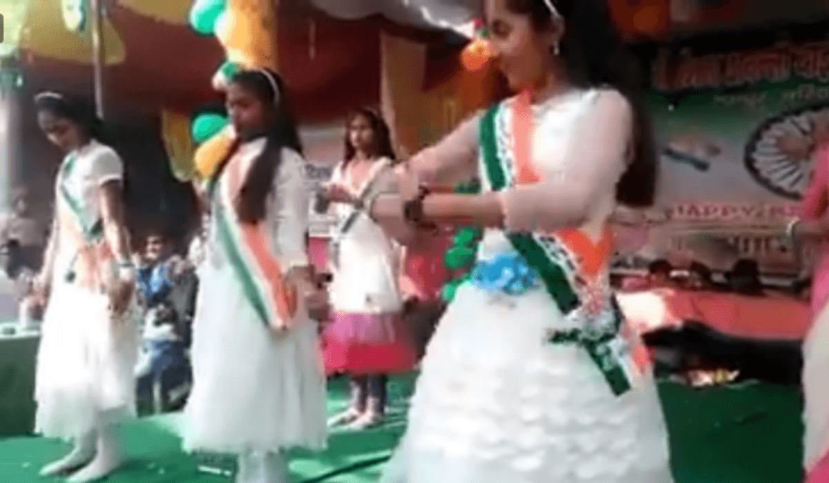Indian schoolkids perform on ISPR song on Republic Day