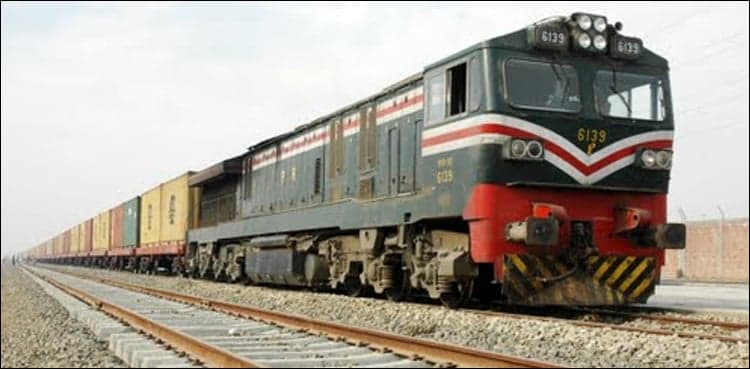 Pakistan Railways' deficit dropped by Rs4 billion: Sheikh Rasheed