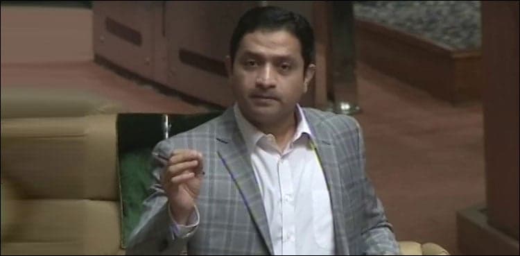 Family of PTI's Khurram Sher Zaman robbed at gunpoint in Karachi