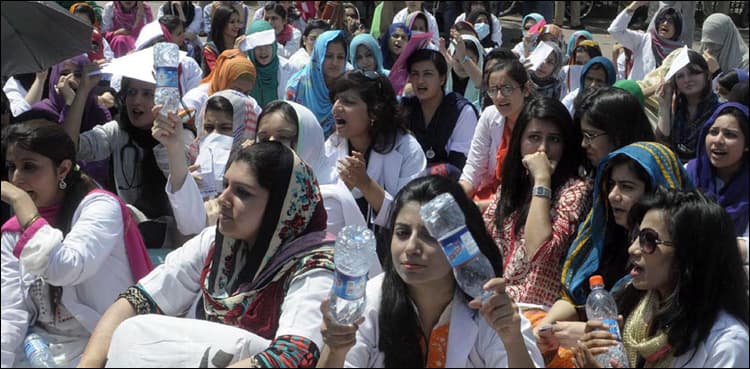 Young doctors seeking pay raise threaten province-wide strike