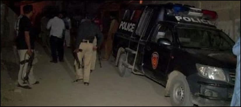 Three of a family wounded for resisting robbery bid in Baldia