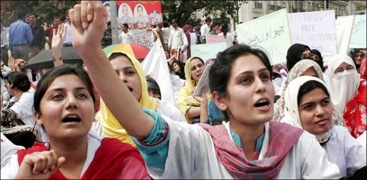 Young doctors refuse to trust on assurance of Sindh CM's advisor