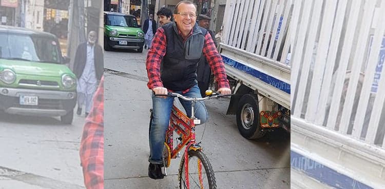 German Ambassador gets his bicycle a makeover in Pakistani style!
