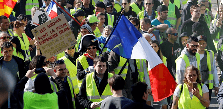 French 'yellow vests' stage 20th week of anti-government protests