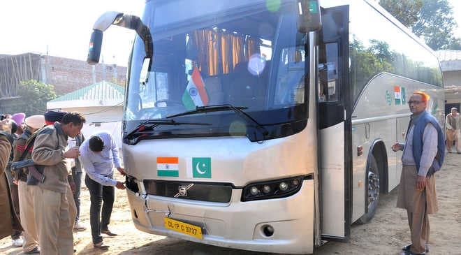 Olive branch: Pak-Ind Dosti  bus carrying 16 passengers leaves for New Dehli