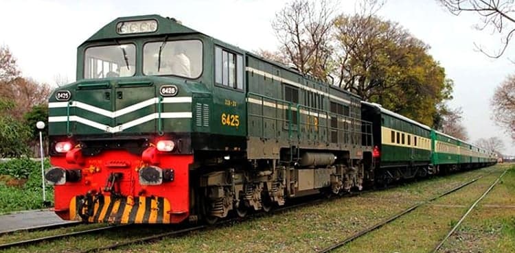 Fire erupts in passenger train near Jahanian