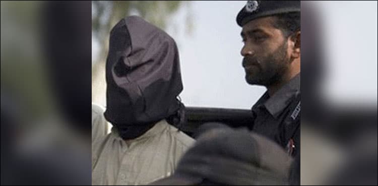 Police bust gang of robbers in Pattoki