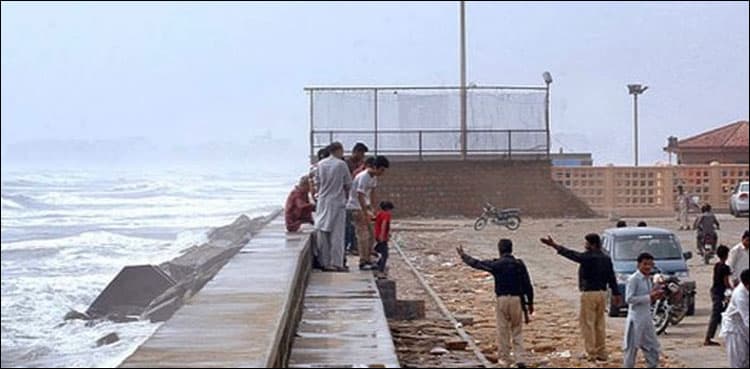 Govt bans swimming, bathing in sea ahead of Eid