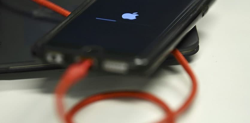 Apple halts Siri response grading program