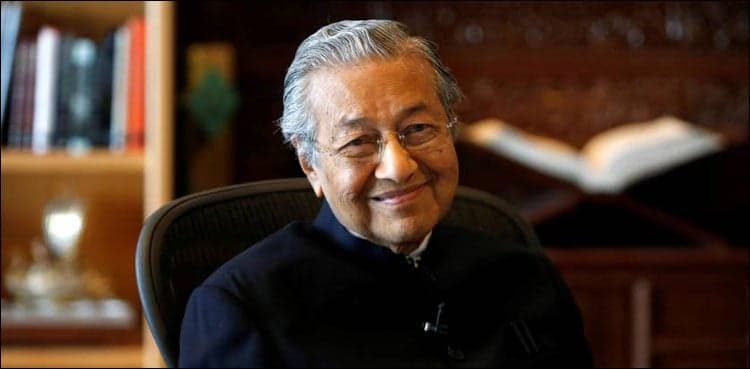 Surgery 'not good option' for 100-year-old ex-PM Mahathir: son