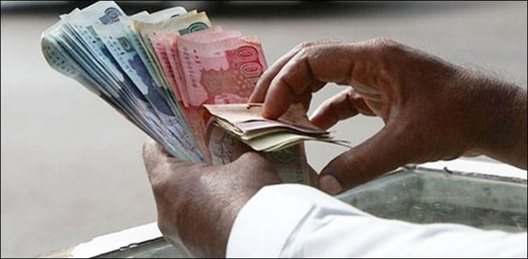 NAB finds five mln rupees in Lahore factory employee's account