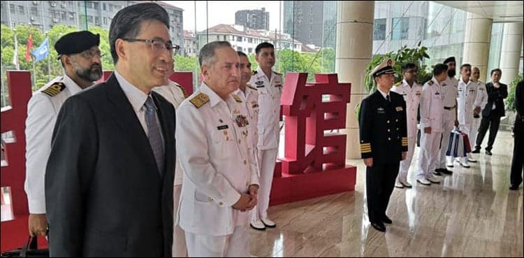 Naval chief Zafar Mahmood Abbasi visits Hudong Zhonghua, Shuang Liu construction yards