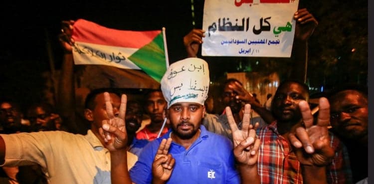Sudanese defy curfew to demand military rulers quit