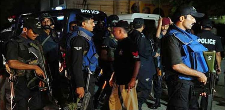 Man involved in faking cases to get money arrested in Karachi