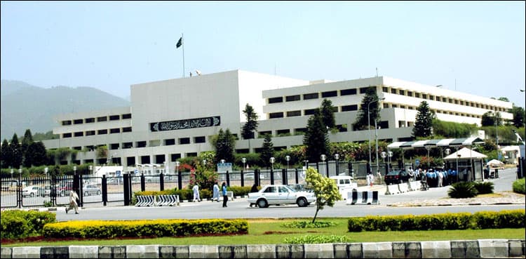 Criticism on petroleum prices hike raises ruckus in Senate