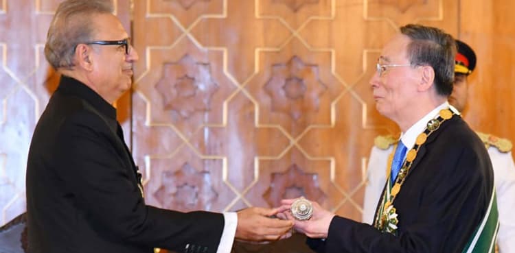 President Alvi confers Nishan-e-Pakistan on Chinese vice president