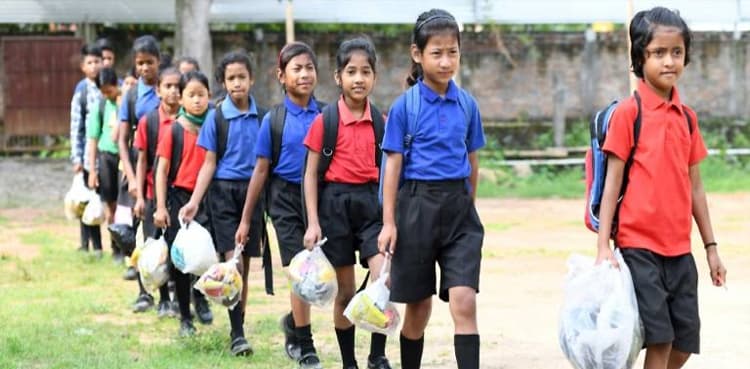 Indian school demands waste plastic as 'fees'